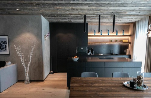 Andermatt Apartment | Cosy apartment for 4 guests with WIFI, TV and parking