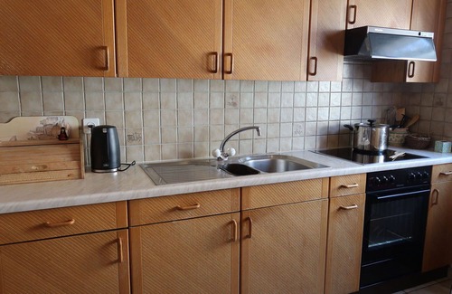 Fribourg Apartment | Cosy apartment for 4 guests with WIFI, TV, patio and parking
