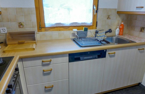 Martisberg Apartment | Cosy apartment for 4 guests with WIFI, TV, balcony, pets allowed, panoramic view and parking