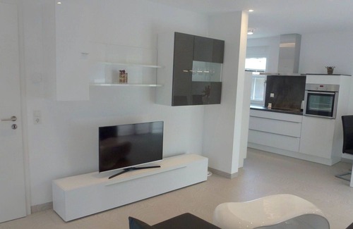 Offenburg Apartment | Cosy apartment for 4 people with WIFI, A/C, TV, balcony and parking