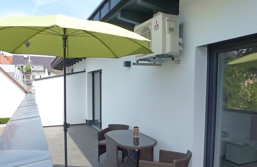 Offenburg Apartment | Cosy apartment for 4 people with WIFI, A/C, TV, balcony and parking