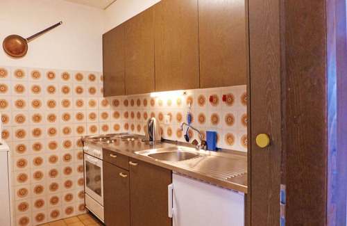 Montana Apartment | Cosy apartment for 4 guests with WIFI, TV, balcony, panoramic view and parking