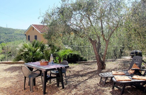 Caramagna Ligure Apartment | Cosy apartment for 4 guests with WIFI, TV, terrace and parking