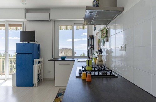 Bussana Apartment | Cosy apartment for 4 guests with A/C, WIFI, balcony and parking