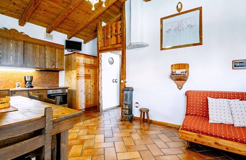 Coredo Apartment | Cosy apartment for 4 guests with WIFI, TV, terrace, pets allowed and parking