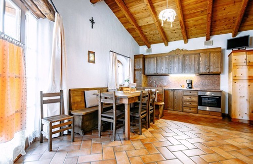 Coredo Apartment | Cosy apartment for 4 guests with WIFI, TV, terrace, pets allowed and parking