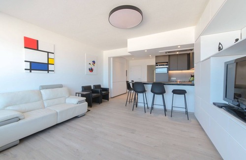 Mariakerke Apartment | Cosy apartment for 4 guests with WIFI, TV, balcony and parking