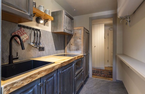 Bormio Apartment | Cosy apartment for 4 guests with WIFI, TV, pets allowed and parking