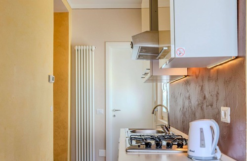 Claino Con Osteno Apartment | Cosy apartment for 4 guests with WIFI, TV and balcony