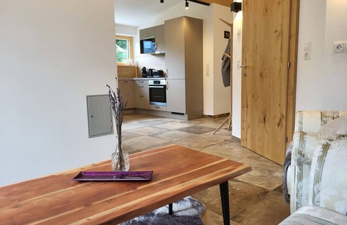 Landeck Apartment | Cosy apartment for 4 guests with WIFI, TV, balcony and parking