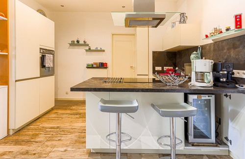 La Madeleine Apartment | Cosy apartment for 4 guests with WIFI, pool, TV, terrace and parking