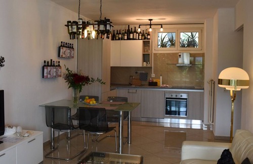 Minusio Apartment | Cosy apartment for 4 people with WIFI, TV, balcony and parking