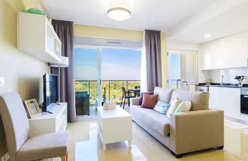 Cabanes Apartment | Cosy apartment for 4 people with pool, WIFI, A/C, TV and terrace
