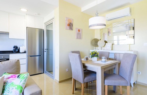 Cabanes Apartment | Cosy apartment for 4 people with pool, WIFI, A/C, TV and terrace