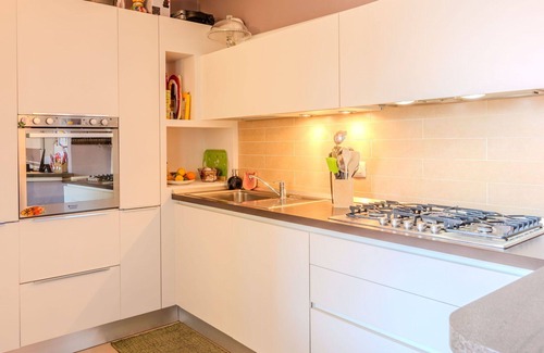 Lierna Apartment | Cosy apartment for 4 people with A/C, WIFI, TV, balcony and parking