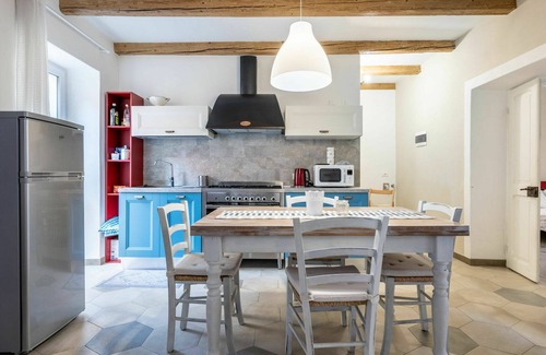 Omegna Apartment | Cosy apartment for 4 people with WIFI, TV, terrace and pets allowed
