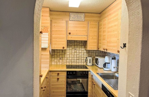 Salouf Apartment | Cosy apartment for 4 people with pool, WIFI, TV, balcony, pets allowed, panoramic view and parking