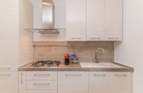 Porto Istana Apartment | Cosy apartment for 4 people with WIFI, A/C, pool, TV, terrace and parking