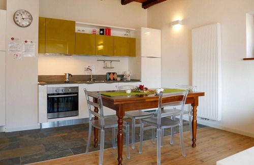 Raveo Apartment | Cosy apartment for 4 people with WIFI, TV, balcony, pets allowed and parking
