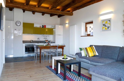 Raveo Apartment | Cosy apartment for 4 people with WIFI, TV, balcony, pets allowed and parking