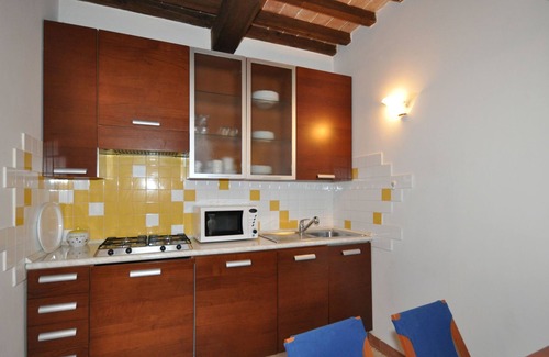 Pitigliano Apartment | Cosy apartment for 4 people with pool, TV and parking