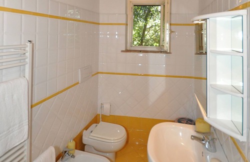 Pitigliano Apartment | Cosy apartment for 4 people with pool, TV and parking