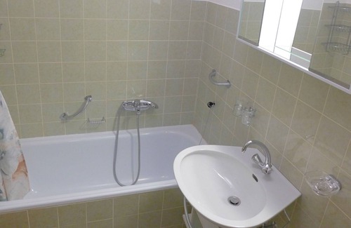 Randogne Apartment | Cosy apartment for 4 people with WIFI, TV, balcony, pets allowed and parking