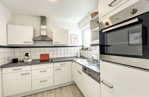 Siegburg Apartment | Cosy apartment for 5 guests with WIFI, TV, balcony and parking