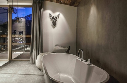Soelden Apartment | Cosy apartment for 5 guests with WIFI, TV, terrace, pets allowed and parking
