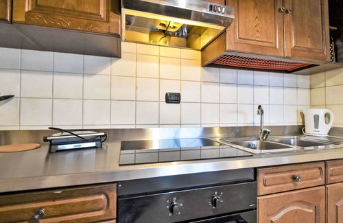Prata Camportaccio Apartment | Cosy apartment for 5 guests with WIFI, TV, terrace, pets allowed and parking
