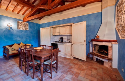 San Brizio Apartment | Cosy apartment for 5 guests with WIFI, pool, TV, pets allowed and parking, close to Spoleto