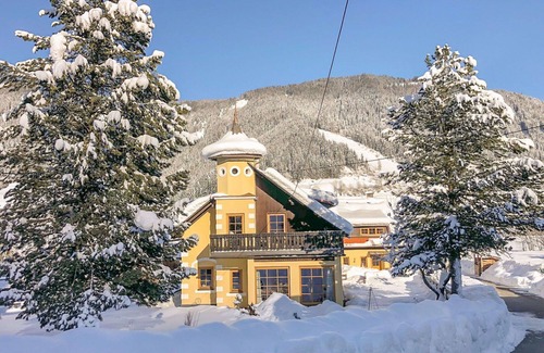Gnesau Apartment | Cosy apartment for 5 people with hot tub, WIFI, TV, patio, pets allowed and parking