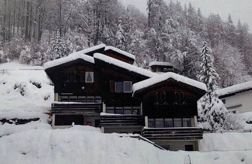 Engelberg Apartment | Cosy apartment for 6 guests with WIFI, TV and balcony
