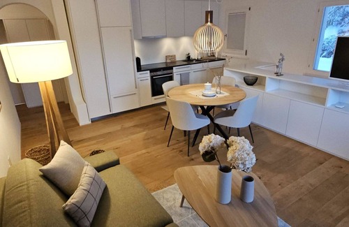 Valbella Apartment | Cosy apartment for 6 people with TV and balcony