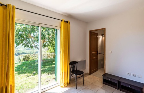 Cervione Apartment | Cosy apartment for 6 guests with WIFI, A/C, TV, terrace, pets allowed, panoramic view and parking
