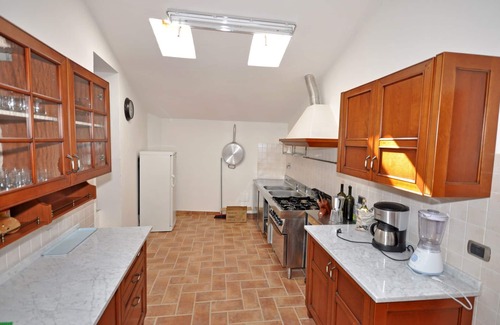 Volterra Apartment | Cosy apartment for 6 guests with WIFI, pool, TV, pets allowed and parking, close to San Gimignano