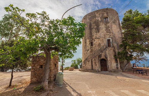 Santa Maria Navarrese Apartment | Cosy apartment for 6 guests with WIFI, A/C, TV, patio and pets allowed