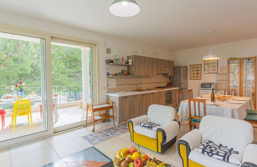 Pineto Apartment | Cosy apartment for 6 guests with WIFI, TV, terrace, pets allowed and panoramic view