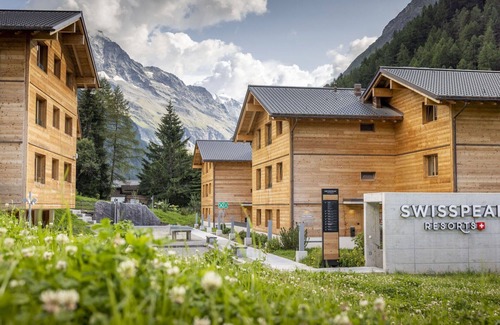 Zinal Apartment | Cosy apartment for 6 guests with WIFI, TV, pets allowed and parking