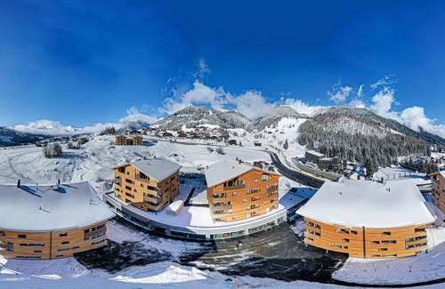 Acletta Apartment | Cosy apartment for 6 people with WIFI, hot tub, pool, TV, balcony, panoramic view and parking