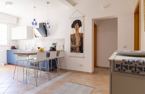 Isolotto Apartment | Cosy apartment for 7 guests with WIFI, A/C, TV, balcony and panoramic view