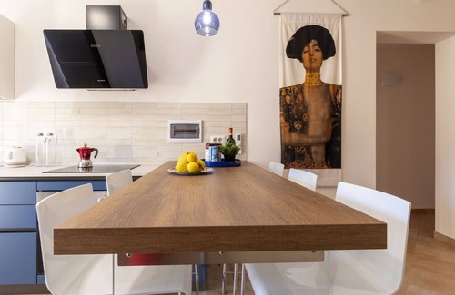 Isolotto Apartment | Cosy apartment for 7 guests with WIFI, A/C, TV, balcony and panoramic view