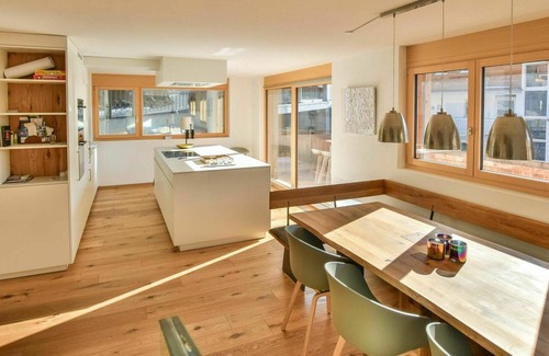 Ernen Apartment | Cosy apartment for 8 guests with WIFI, TV and balcony