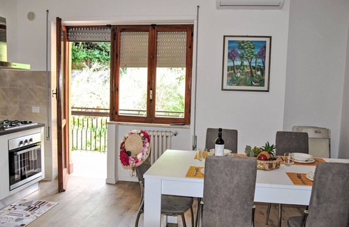 Formia Apartment | Cosy apartment for 8 guests with A/C, WIFI, TV, balcony and pets allowed