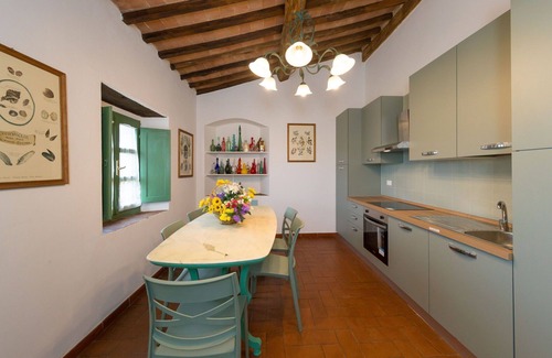 Suvereto Apartment | Cosy apartment for 8 guests with A/C, WIFI and TV