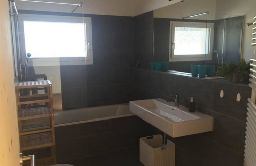 Valbella Apartment | Cosy apartment for 8 people with WIFI, TV and balcony