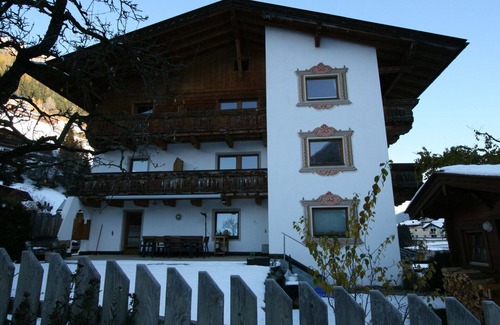 Neustift Im Stubaital Apartment | Cosy apartment for 9 guests with WIFI, TV, balcony and parking