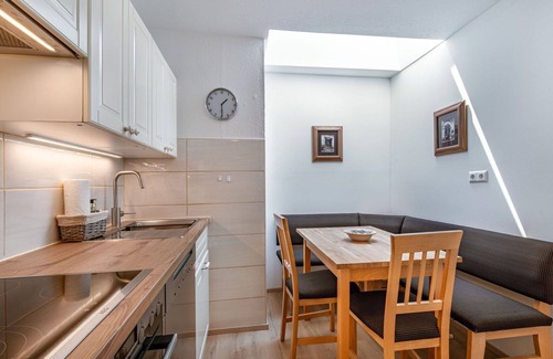 Sankt Urban Apartment | Cosy apartment for 6 people with WIFI, terrace and panoramic view
