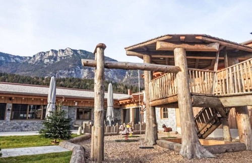 Niederbreitenbach Apartment | Cosy apartment for 4 people with WIFI, TV and terrace