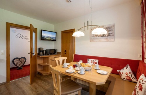Niederau Apartment | Cosy apartment for 8 people with WIFI, TV, balcony and parking